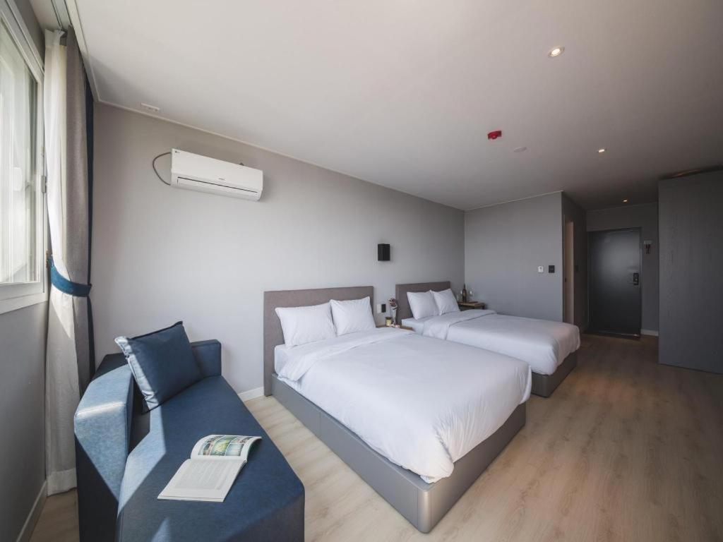 Sallys Jeju Hotel Esterno foto