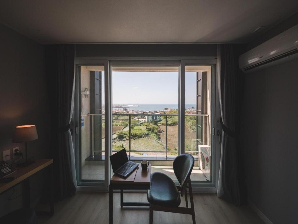 Sallys Jeju Hotel Esterno foto