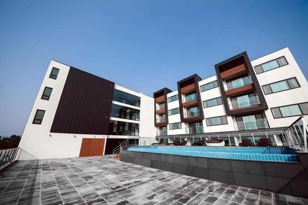 Sallys Jeju Hotel Esterno foto